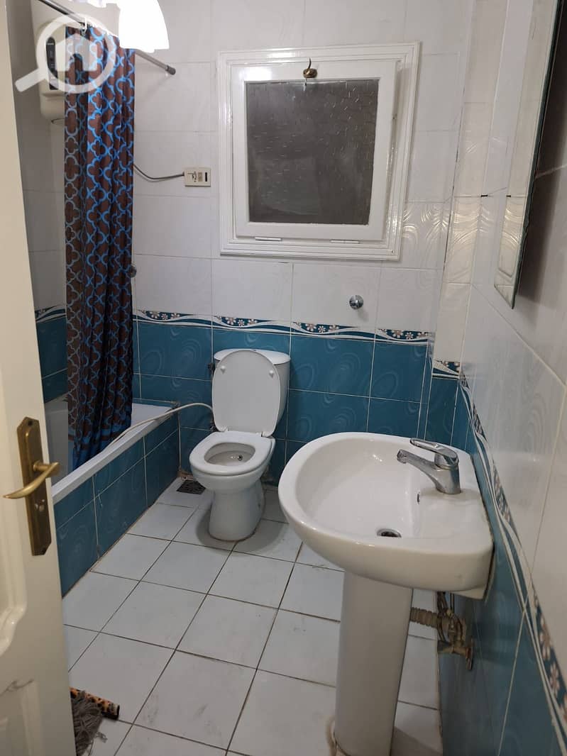 4 78ceeca8-5183-41a3-acad-9d4e6abf38bd. jpg