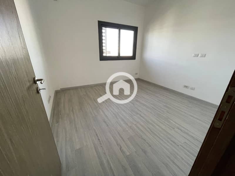 Apartment for sale in Prevedado, Madinaty, overlooking the club, north direction, and on the first floor, with an extended payment plan and a unique opportunity for residence or investment. Madinaty - Widok 5