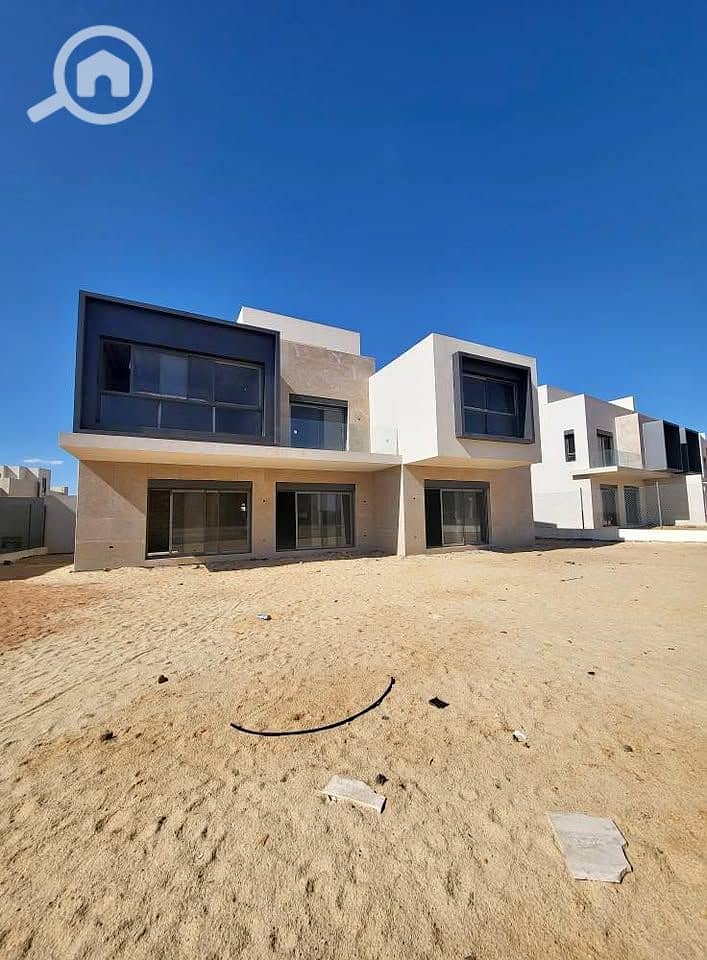 Luxury Villa in Ready to Move Karma Gates Compound - Ansicht 2