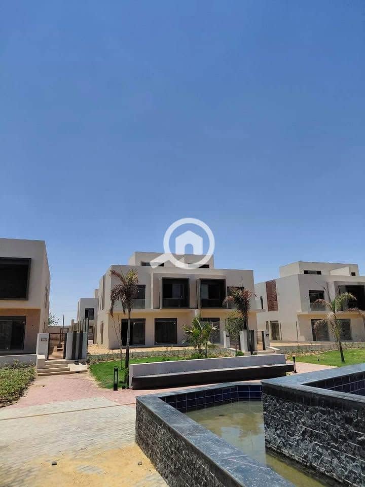 Luxury Villa in Ready to Move Karma Gates Compound - Ansicht 6