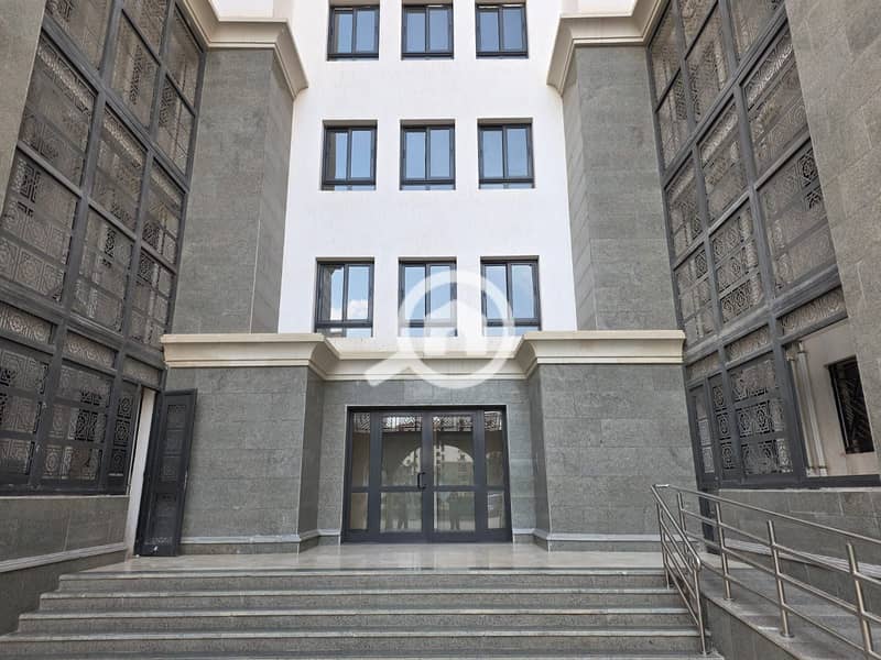 For sale, a 3-bedroom apartment in Celia, Talaat Mustafa, the administrative capital, directly on the Green River at a very special price. - Widok 2