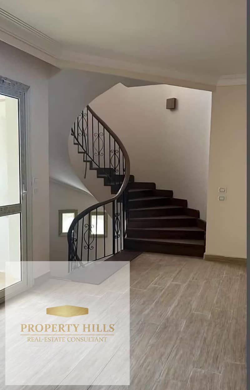 A very unique townhouse with a discount of half its price and installment plans for the longest period without interest in the Golden Square area, New Cairo. - Widok 4