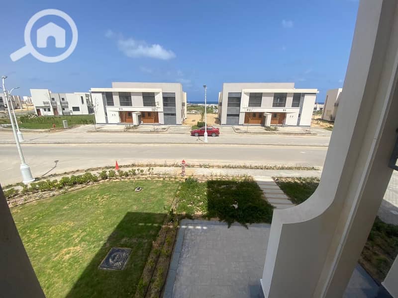 Chalet for rent in Gaia, North Coast, Ras El Hikma, first row, first row of chalets after villas, with a swimming pool and garden for daily rent. - Widok 5