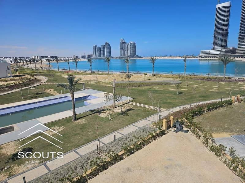 Lowest cash price, chalet for sale, first row on the lagoon, immediate delivery, ultra-super-lux finished, in El Alamein, North Coast, near Marina 8 - Veduta 2