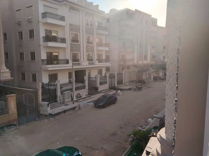 Zayed Heights Compound, Sheikh Zayed, First floor with elevator, 270 meters, super deluxe finishing, including kitchen - Widok 2