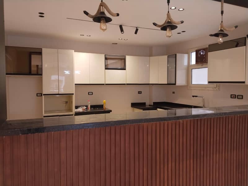 Zayed Heights Compound, Sheikh Zayed, First floor with elevator, 270 meters, super deluxe finishing, including kitchen - Widok 6