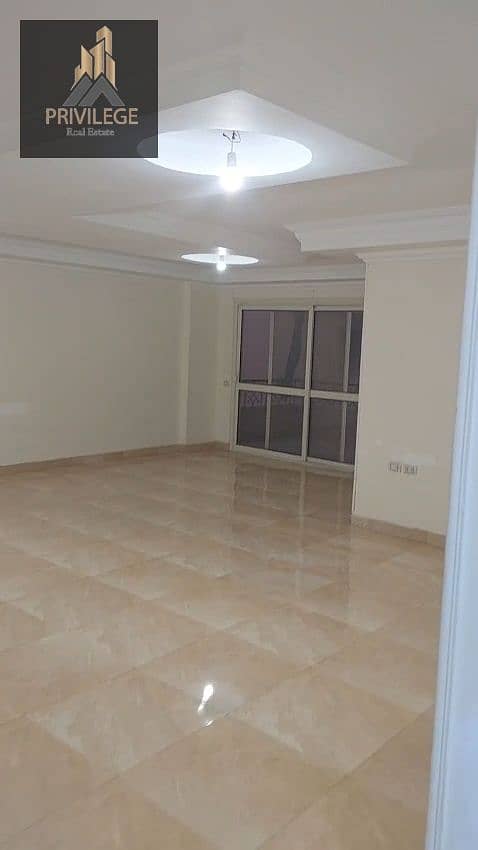 For rent, empty in Compound Tijaan 1, large area of 205m, excellent finishing. - Widok 2