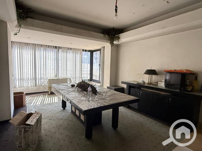 Distinctive commercial apartment for sale on the main road, featuring a premium location and finishing, at an attractive price for serious buyers. - Widok 2
