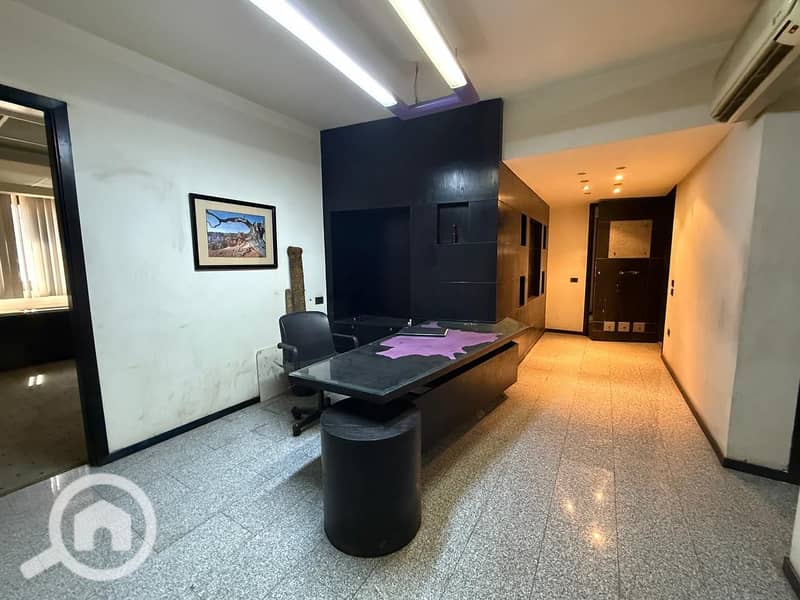 Distinctive commercial apartment for sale on the main road, featuring a premium location and finishing, at an attractive price for serious buyers. - Widok 6