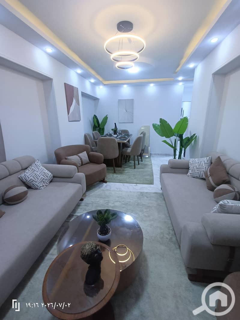 Apartment for sale with furniture and modern appliances in Al-Ajami, Alexandria, on Al-Nakhil Beach, in the heart of services and markets, next to a registered opening with full facilities. - Vista 3