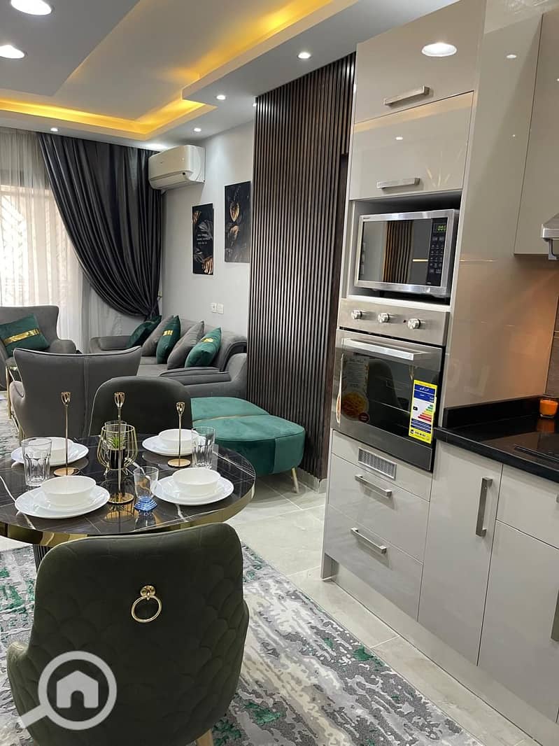 Furnished apartment with high-end, modern, and upscale hotel-style furniture. Apartment: 74 sq m - Garden: 45 sq m. Two bedrooms, - Ansicht 5