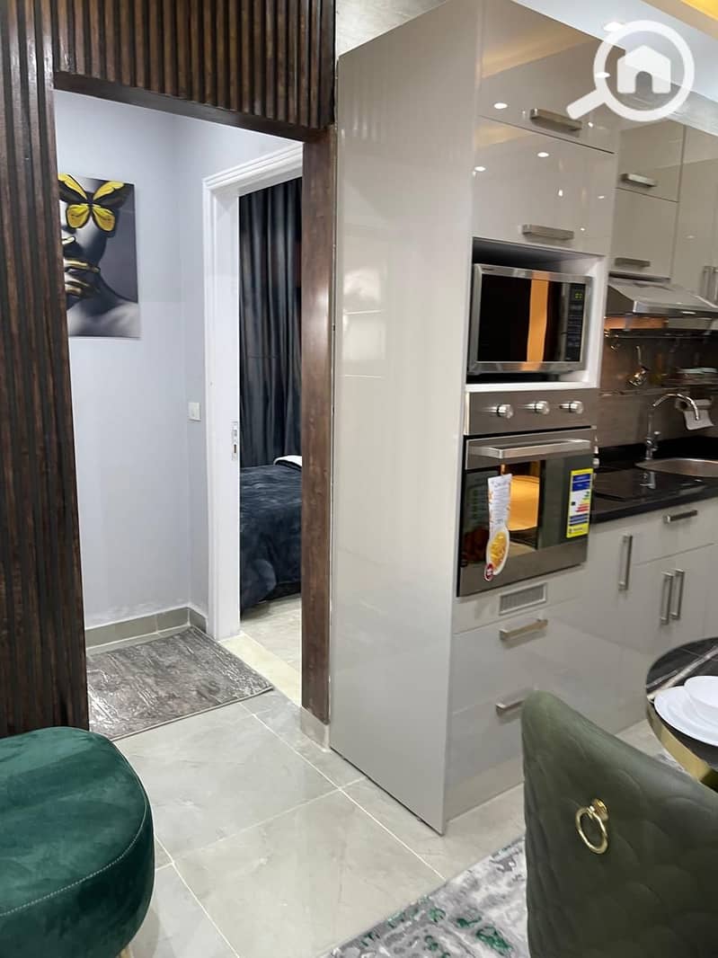 Furnished apartment with high-end, modern, and upscale hotel-style furniture. Apartment: 74 sq m - Garden: 45 sq m. Two bedrooms, - Mehr