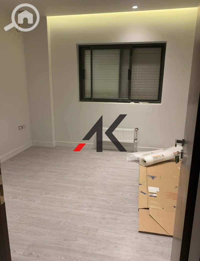 Finished Apartment For Sale in Lake View Residence - New Cairo - Widok 5