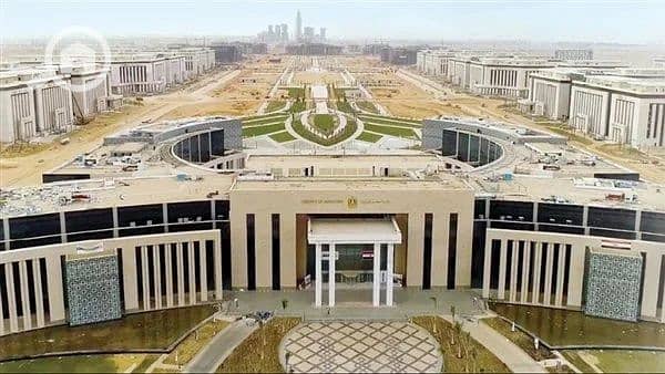 8 الحكومة أولى مراحل نقل الوزارات والجهات للعاصمة الإدارية تشمل 32 ألف موظف. jpg