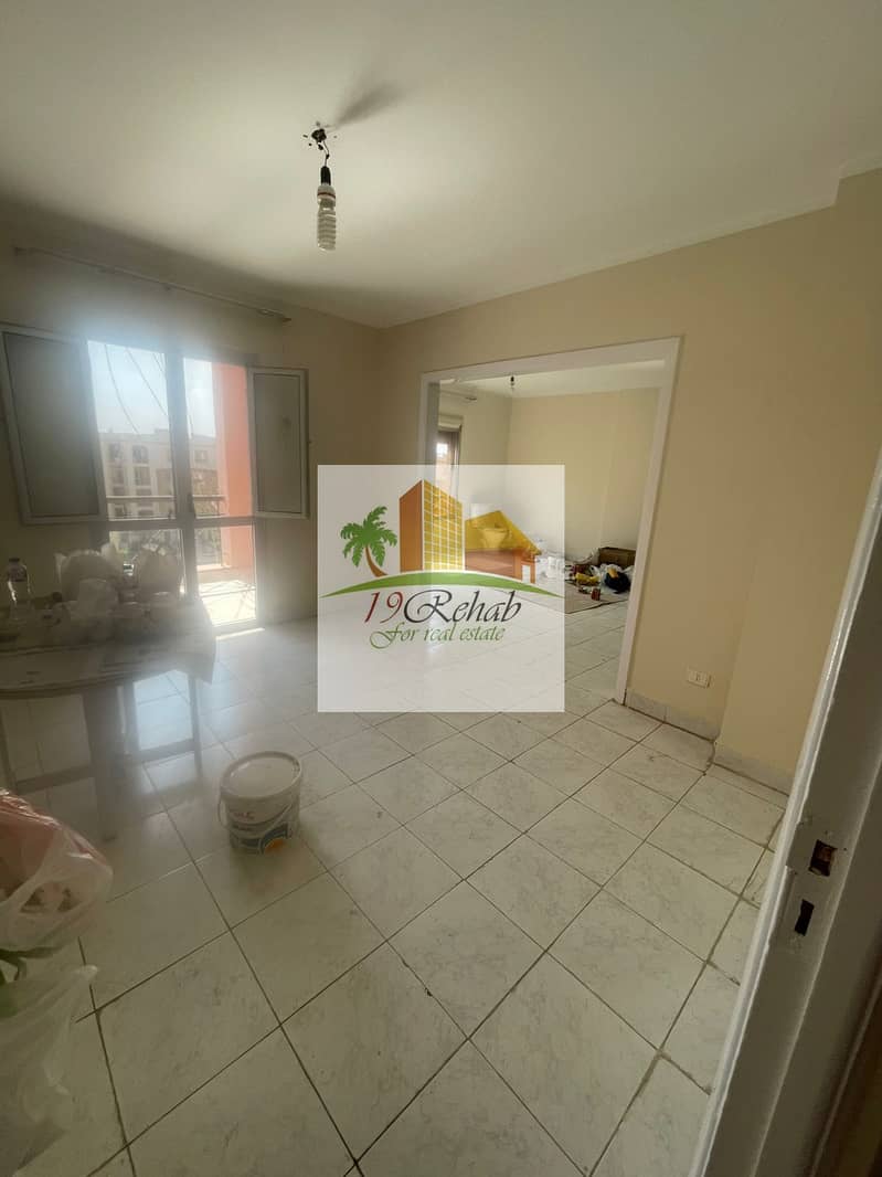 For Rent in Al Rehab - 123 sqm Prime Location Near Services & Gate 6 Wide Garden View 2 Bedrooms + 2 Bathrooms + Large Reception - Bild 3