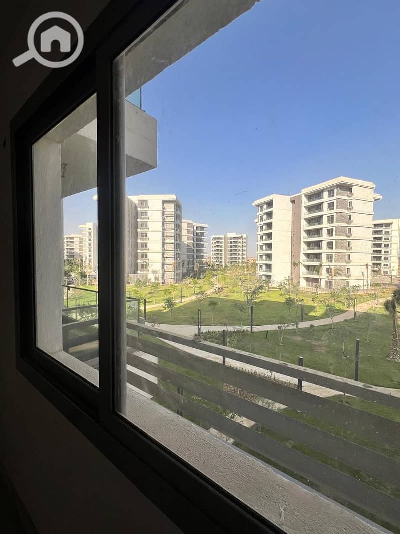 8 5d0bedba-5bd1-4361-b965-650f639d3063. jpg