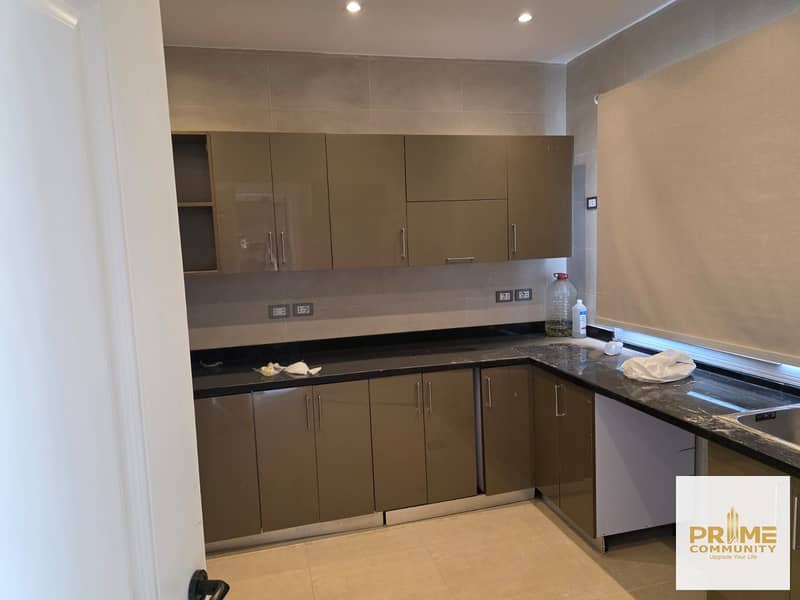 An exceptional deal: a townhouse in the "Kayan" compound—located within the "Grand Heights" complex—featuring installed kitchen cabinetry and air cond - Widok 3