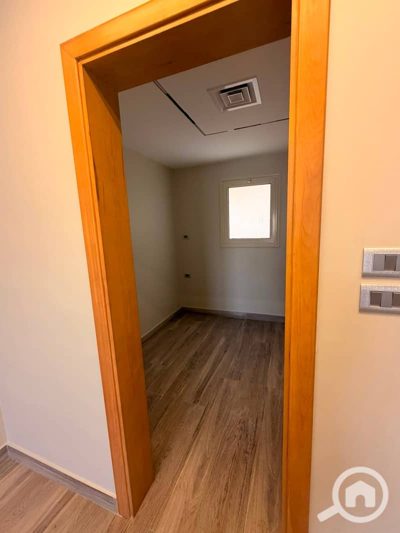 Apartment with a garden, three rooms, one of them is a master. - Ansicht 5
