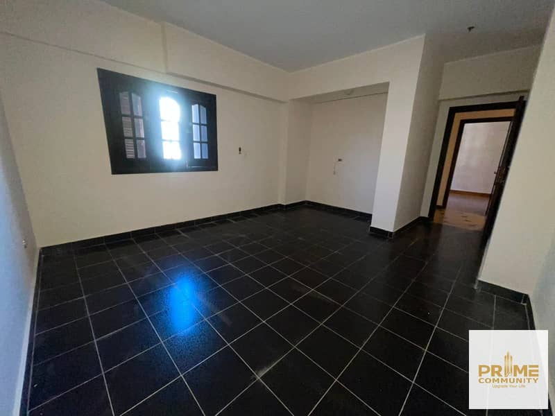 Serious Buyers Only: Apartment with Prime View & Location in Zayed 7th District - Mehr