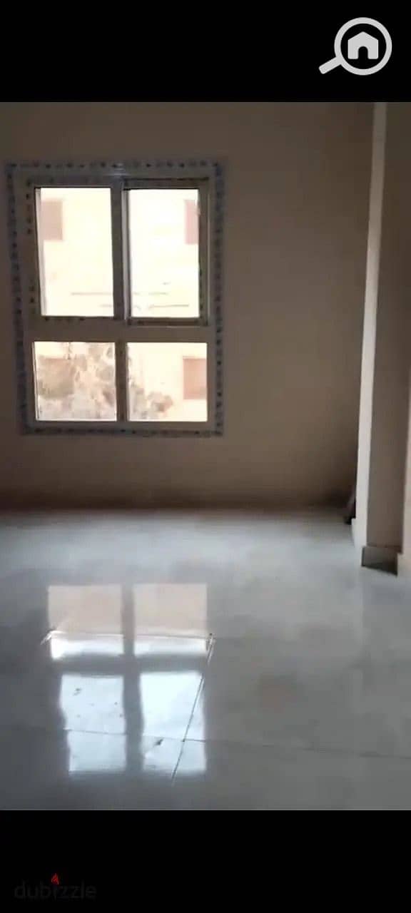 Duplex for rent in Al-Miraj City, in a prime location. Area: 300 sq mConsists of 5 bedrooms, 3 bathrooms, 2 kitchens, and a large terrace. Fourth and fi - Aanzicht 2