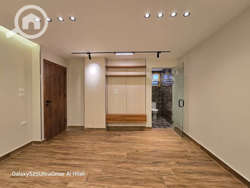 My property is a 125-meter garden adjacent to the entrance of the building. - Widok 3