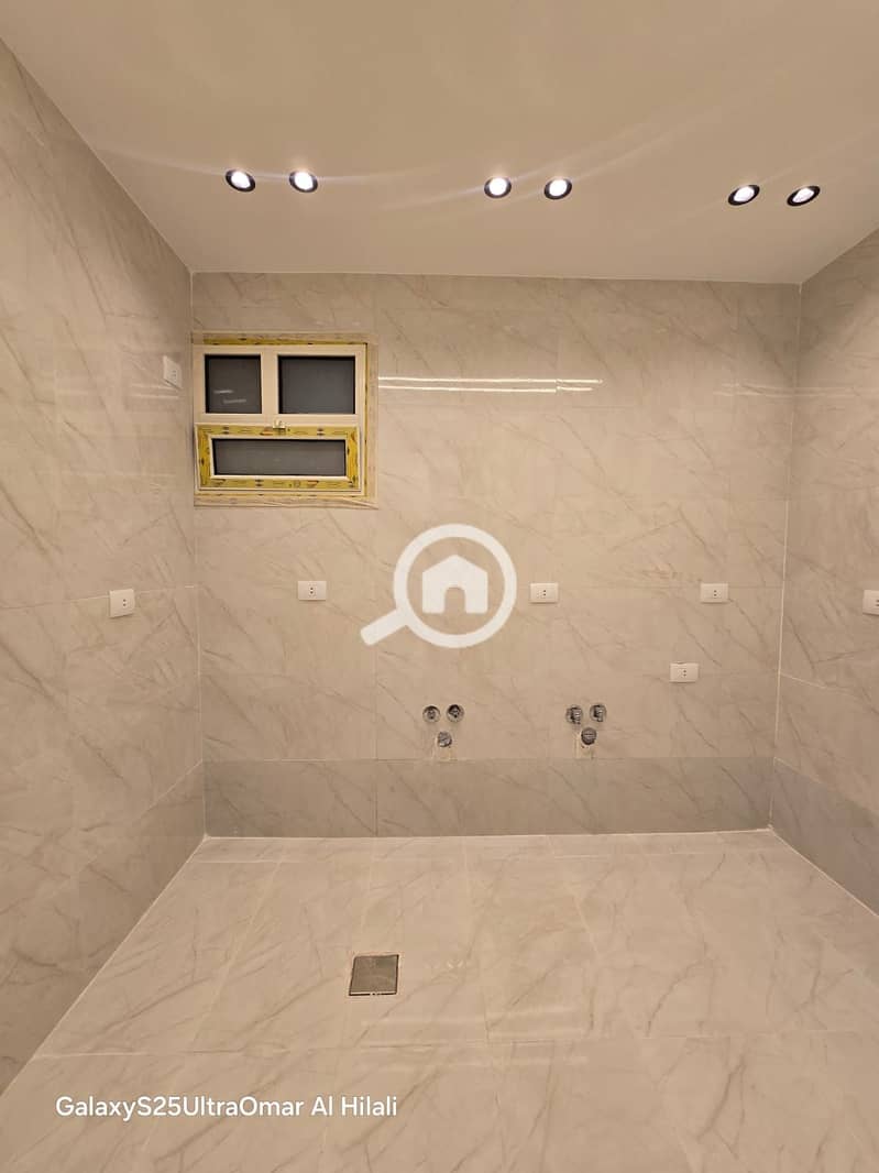 My property is a 125-meter garden adjacent to the entrance of the building. - Widok 6