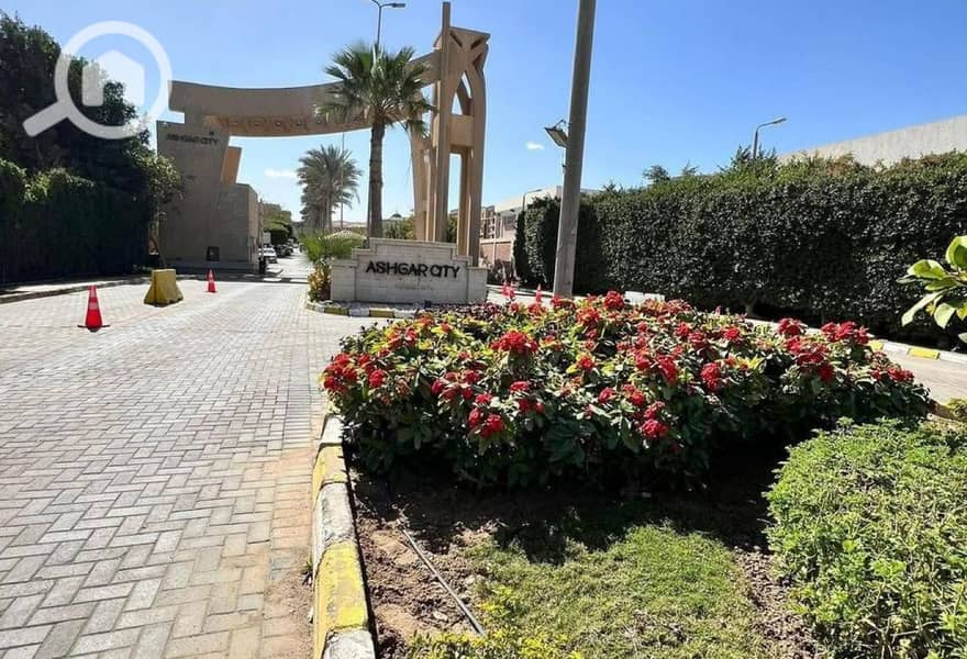 A distinctive apartment for sale with an installment payment plan in the heart of the Garden Gates project within Ashgar City. A great opportunity for - Mehr