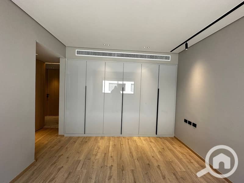 Penthouse for rent New Cairo Fifth Settlement Lake View Residence Golden Square near AUC luxury finishing private pool ready to move - Widok 3