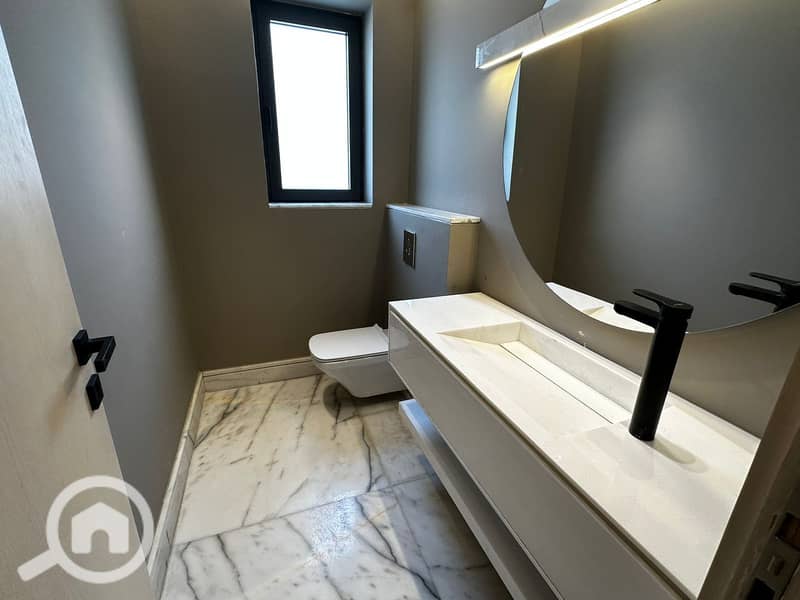 Penthouse for rent New Cairo Fifth Settlement Lake View Residence Golden Square near AUC luxury finishing private pool ready to move - Widok 5