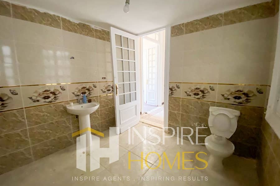 Office for Rent in a Prime Location in Sultan Hussein with an Open View - Więcej