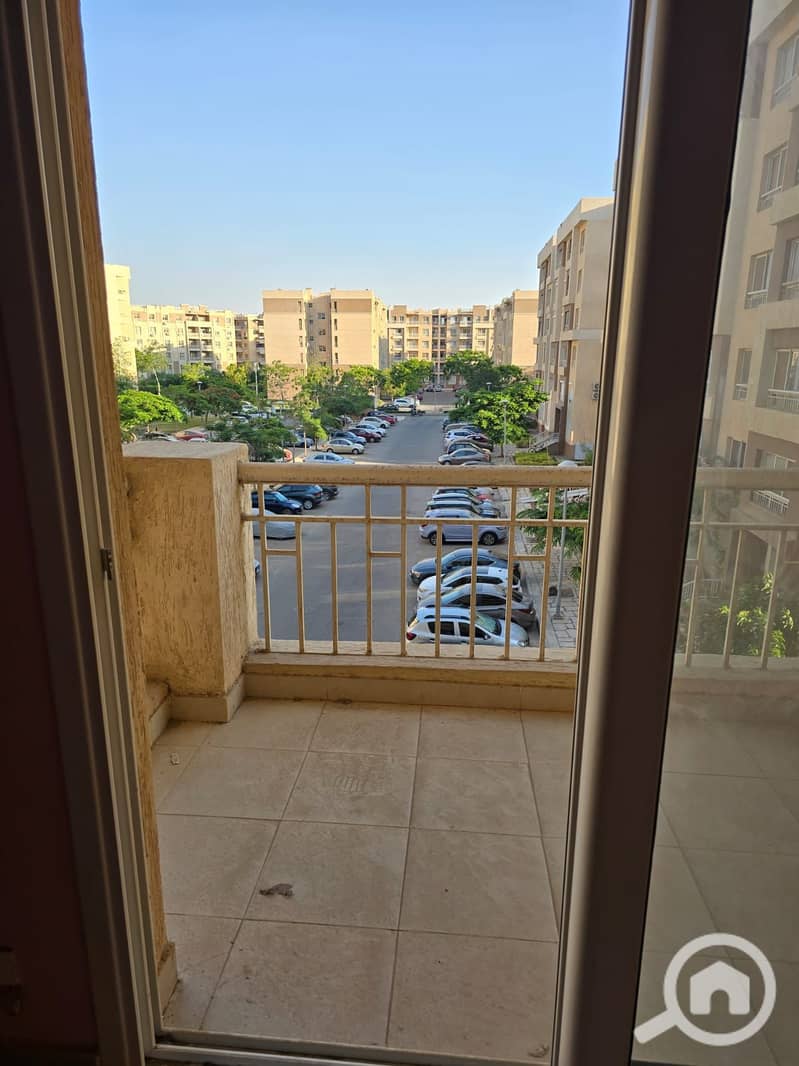 10 b9aecb9f-fb3a-453f-b7ef-fcb92d7295e1. jpg