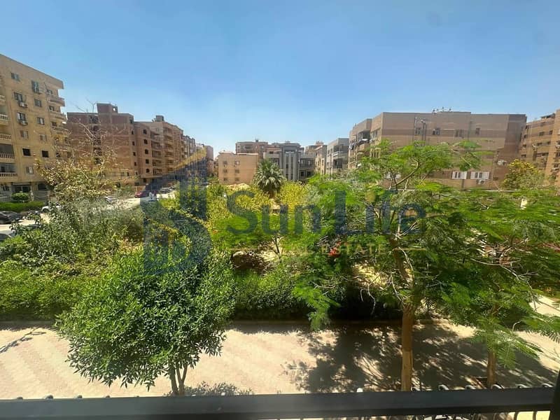 Apartment for sale in El Fardous Compound (Investment Area), Hadayek October. Unoverlooked garden view, super lux finishing. 2 mins to Wahat and Zewai - Ansicht 4