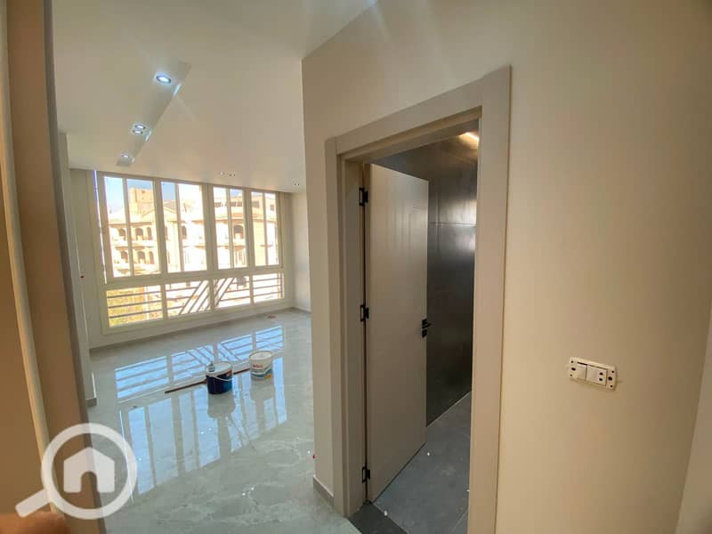 Apartment for rent unfurnished in Sheikh Zayed District 16 - Bild 2