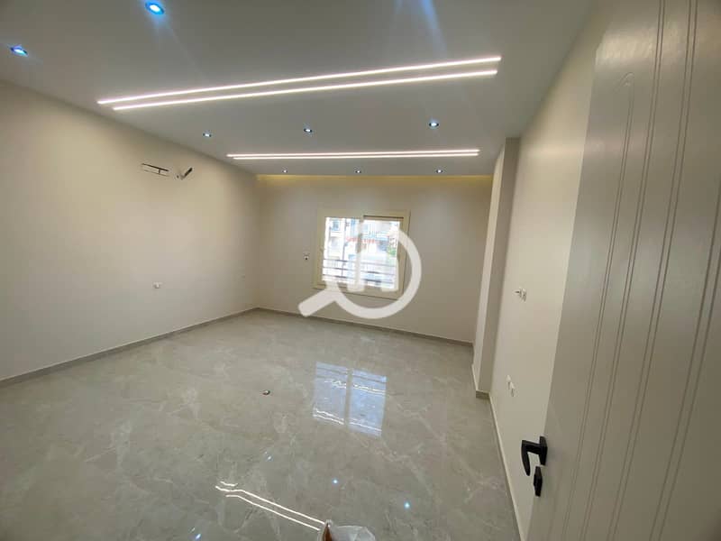 Apartment for rent unfurnished in Sheikh Zayed District 16 - Bild 4
