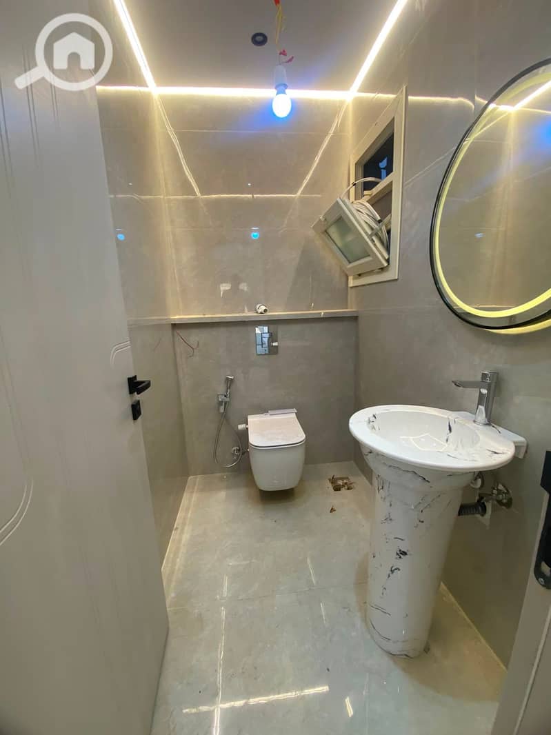 Apartment for rent unfurnished in Sheikh Zayed District 16 - Fler