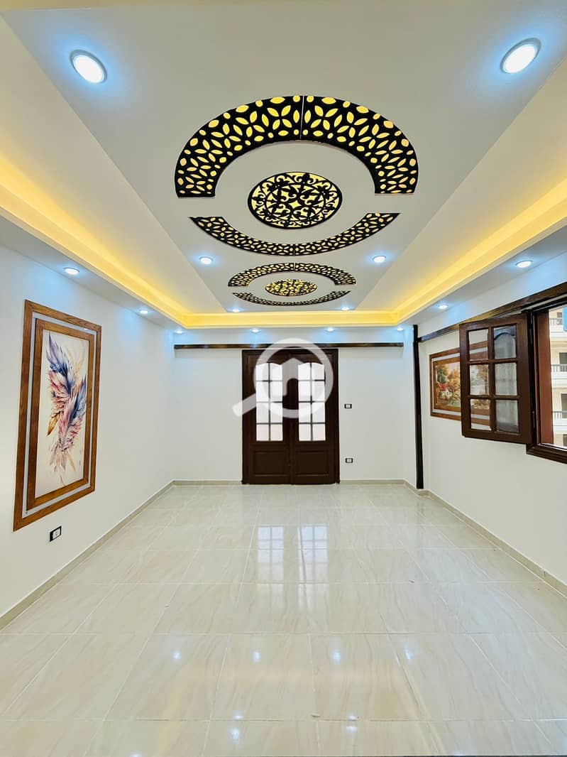 Third floor apartment in a building by the sea for sale in Al-Ajmi, Palm Beach, finished to a luxury standard, cash or installment. - Altro