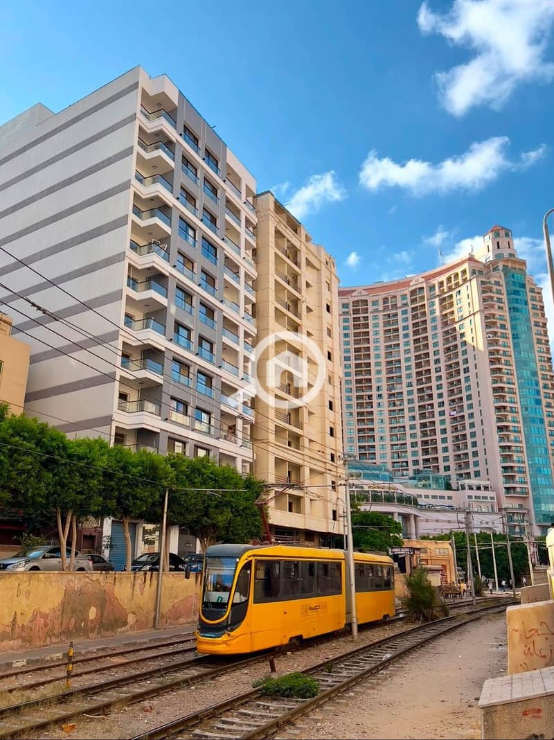 Apartment for sale in Brand Tower in San Stefano on the tram with a wonderful view - Ansicht 2