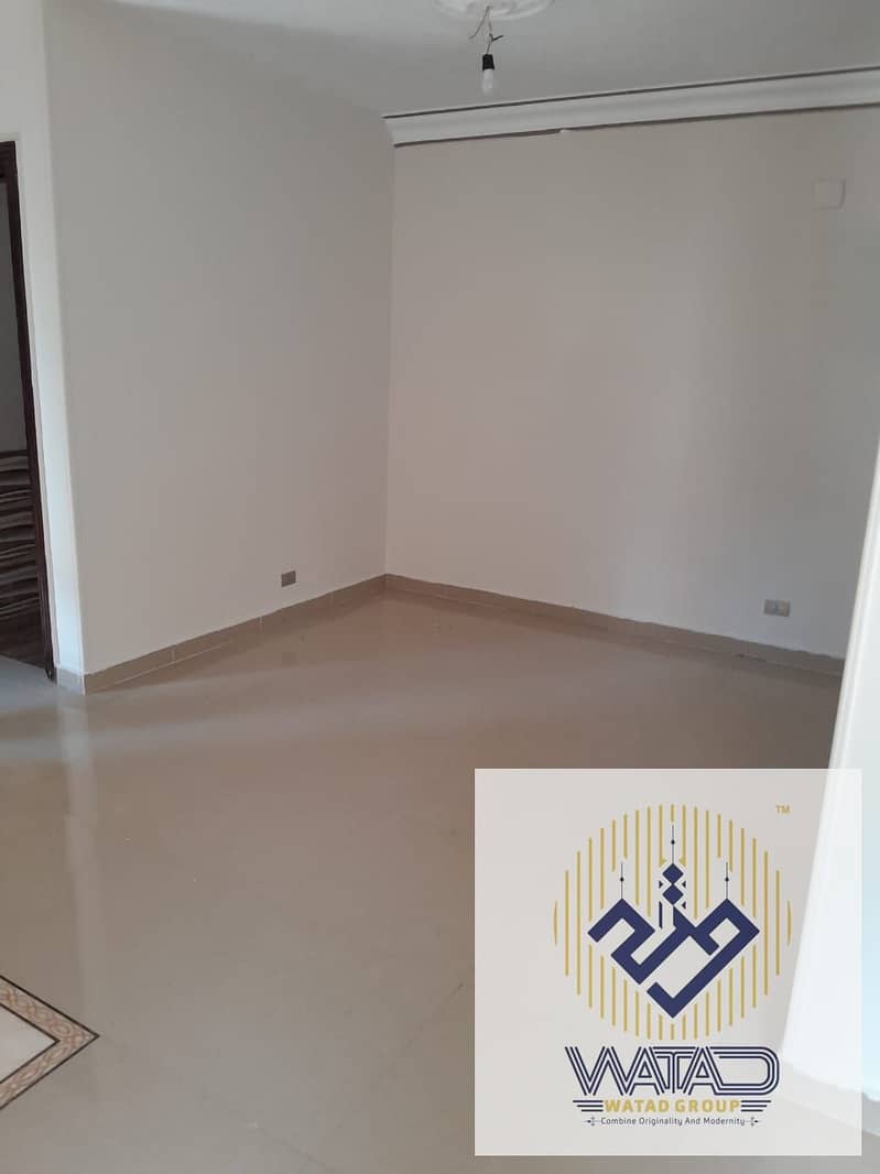 An empty apartment for rent in October neighborhoods - Ansicht 4
