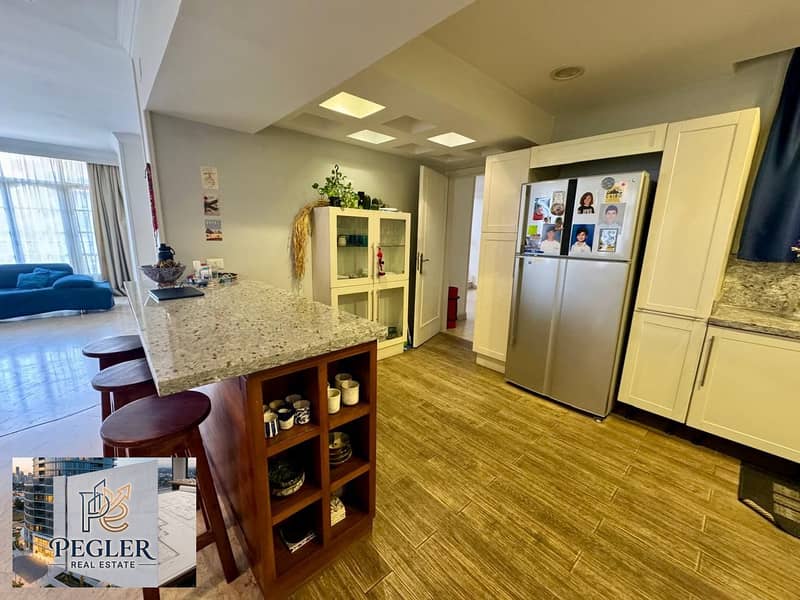 10 12e29d55-8b2b-4bd8-ba29-19f621543a53. jpg