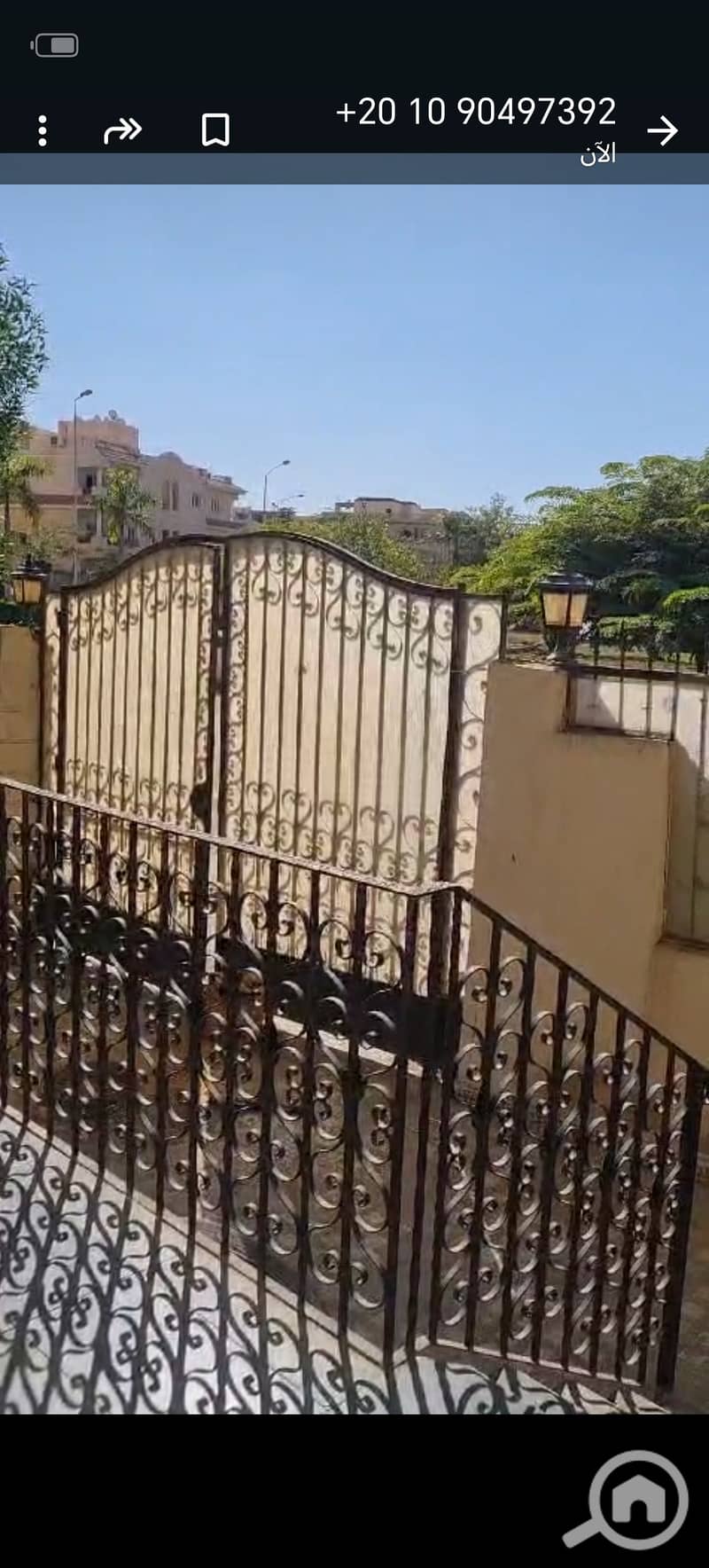 Duplex for sale in a prime location in Sheikh Zayed (District 7, Neighborhood 3). A two-level duplex (ground and first floors) spanning 440 sqm, featuring a private 420 sqm garden. Layout: 6 rooms, 3 bathrooms, a spacious reception area, and a kitchen. Su - Mehr