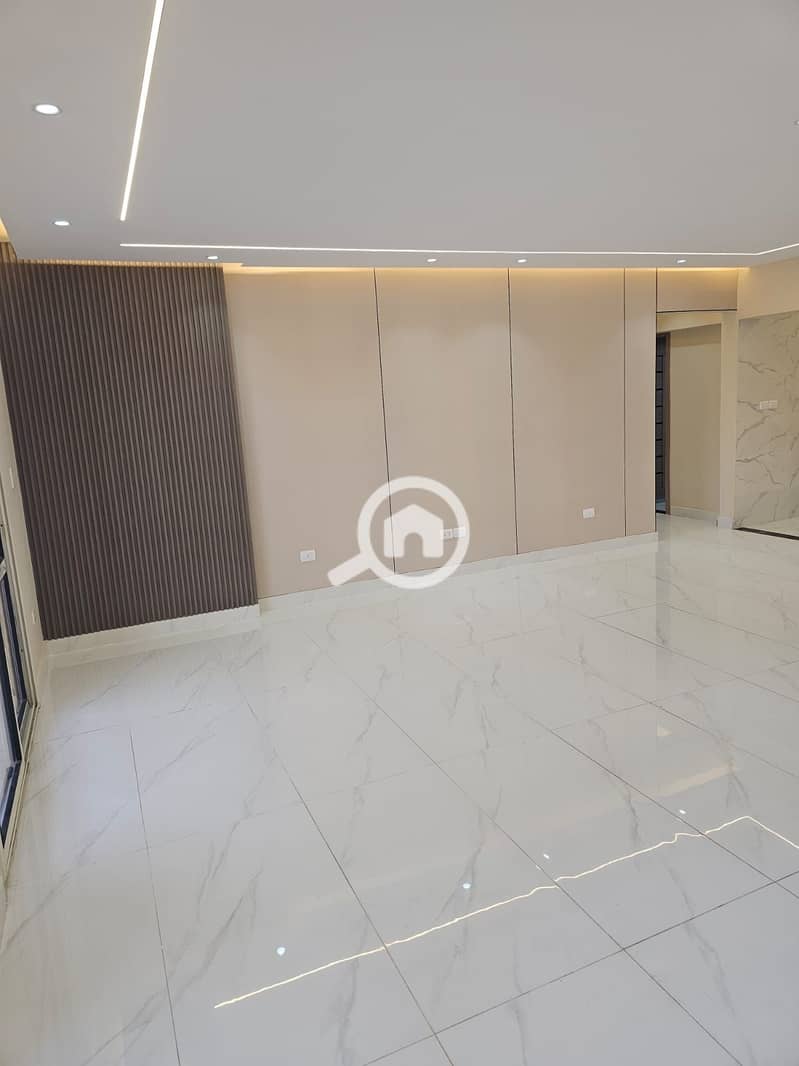 Apartment for sale in Al-Khamail Compound, Sheikh Zayed - Więcej
