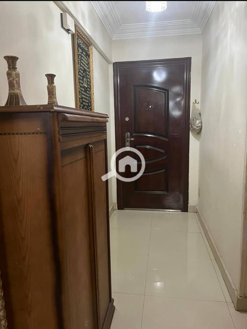 Apartment for sale in Al Yasmin Towers, Zahraa El MaadiArea: 145 sq mConsists of 3 bedrooms, reception, 2 bathrooms, kitchen, and 2 balconies2nd floor - Ansicht 4