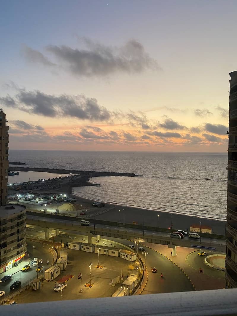 شقة مميزة مسجلة ٢٢٠ متر بانوراما عالبحر من المالك مباشر بدون وسيط شقة مميزة مسجلة ٢٢٠ متر بانوراما عالبحر من المالك مباشر بدون وسيط