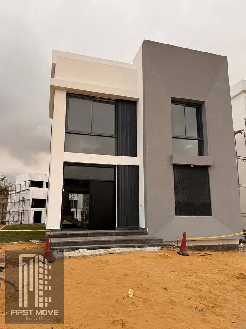Inspect your unit in a serviced compound with a 10% down payment in the heart of New Cairo, 3 minutes from the American University AUC, close to the German University and Point 90 Mall in the gathering. - Mehr