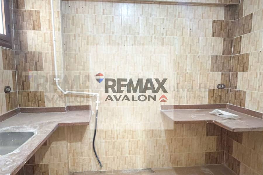 Apartment for Sale in Azarita (Off the Tram Line) – Bahary Facing the Main Road with Open Views - Widok 4