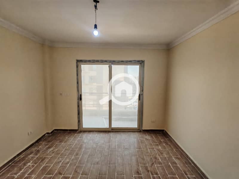 130 m apartment, first residence, never lived in before, in Dar Masr Compound, Al-Qarnfal, next to Al-Rihab and the Eastern Market. - Mehr
