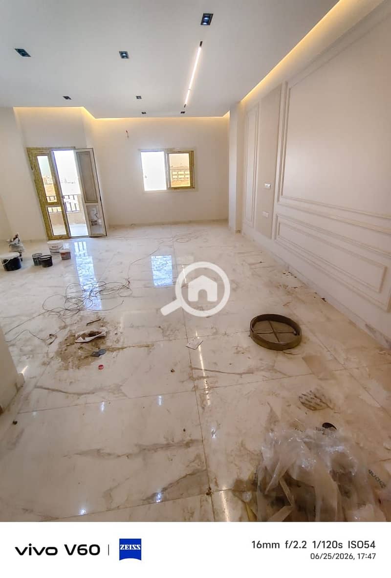 Apartment for sale in West Somid, first occupancy, prime location, high-end finishing. - Bild 3