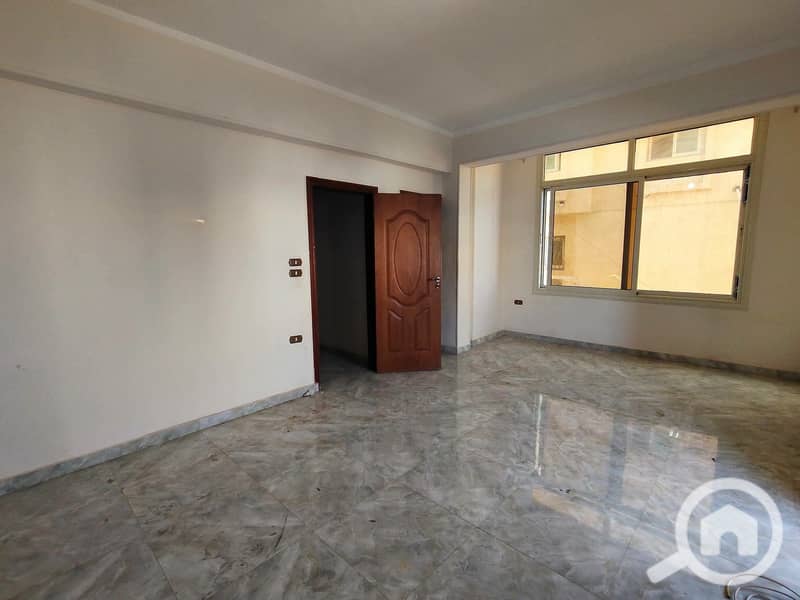Duplex for rent in the villas of the first neighborhood next to Carrefour, ground floor with first floor. - Widok 6