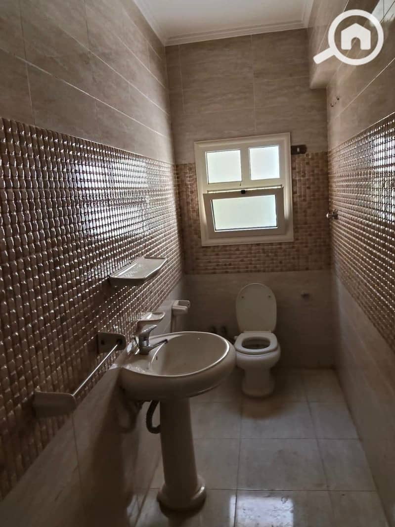 Duplex for rent in the villas of the first neighborhood next to Carrefour, ground floor with first floor. - Więcej