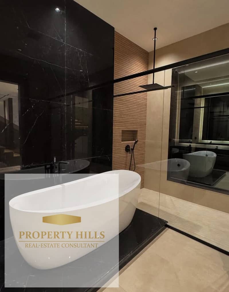 A villa with the size of a palace, with installments over 12 years, in a compound featuring the largest golf courses in Egypt, opposite Madinaty. - Ansicht 6